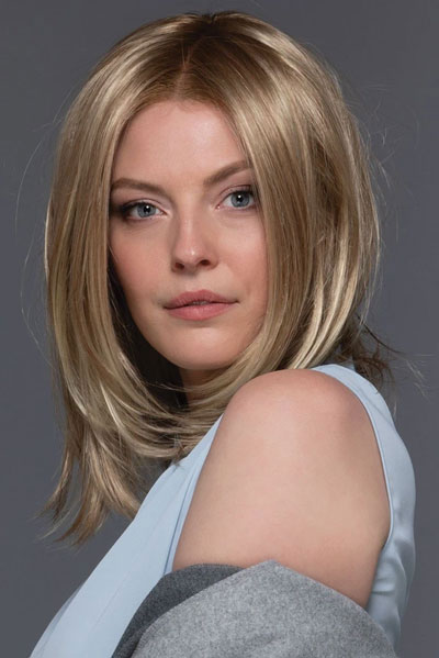 Woman with short blonde synthetic wig